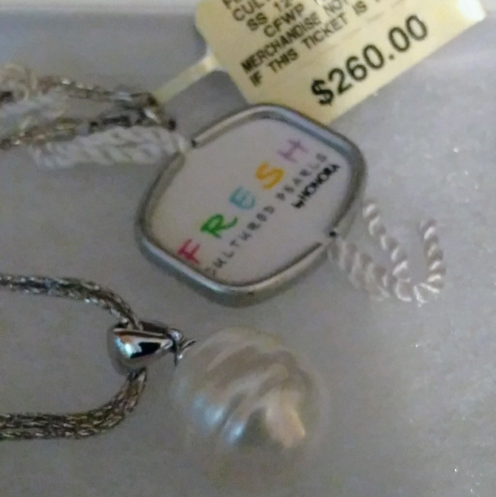 Fine Cultured Pearl Pendent Necklace